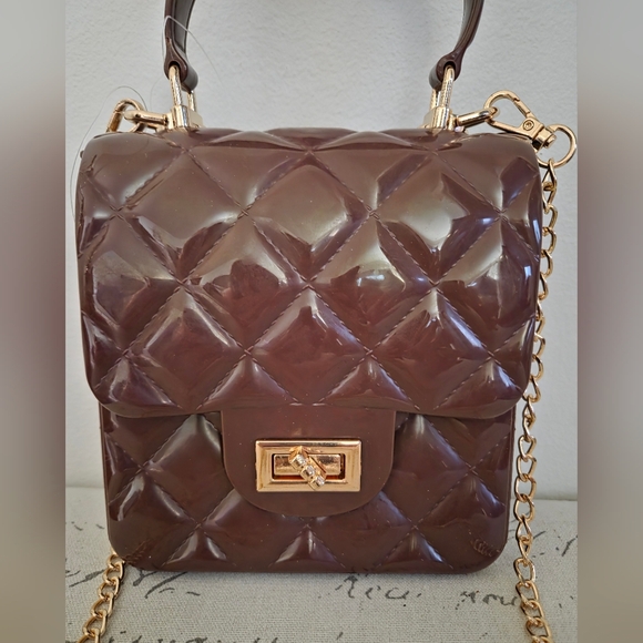 Diamond Quilted Elodie Crossbody Bag Gold Accent Hardware Detachable Gold Strap - Picture 2 of 11